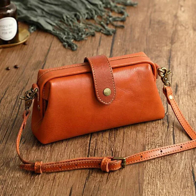 Ivy - Mini kožená crossbody taška