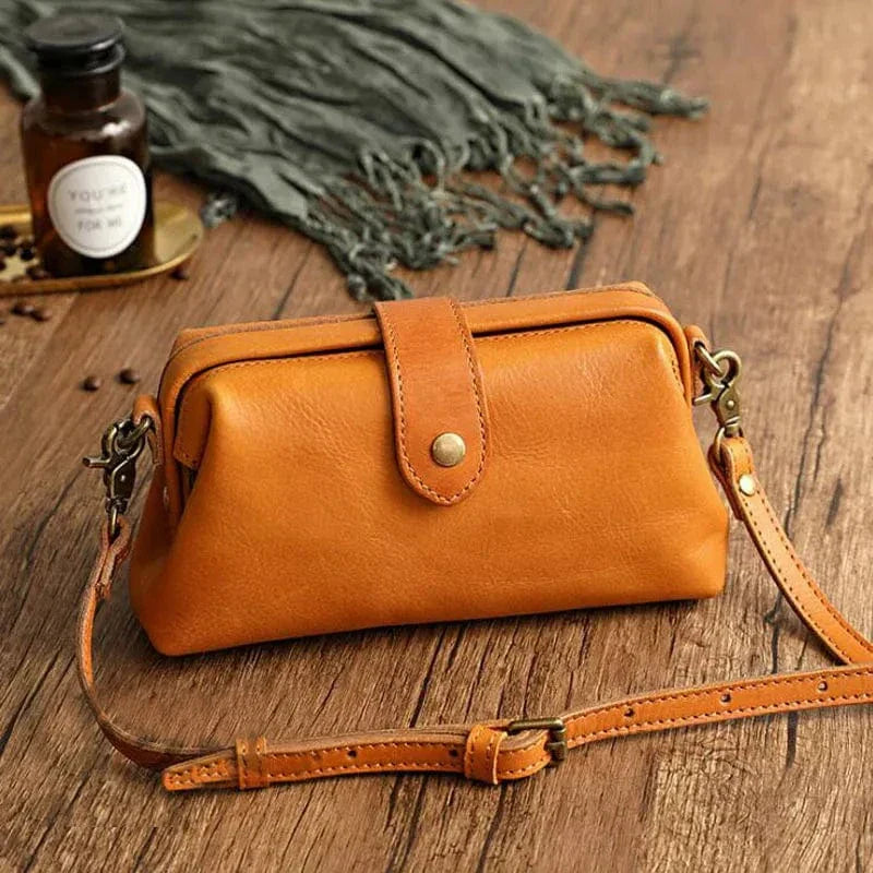 Ivy - Mini kožená crossbody taška